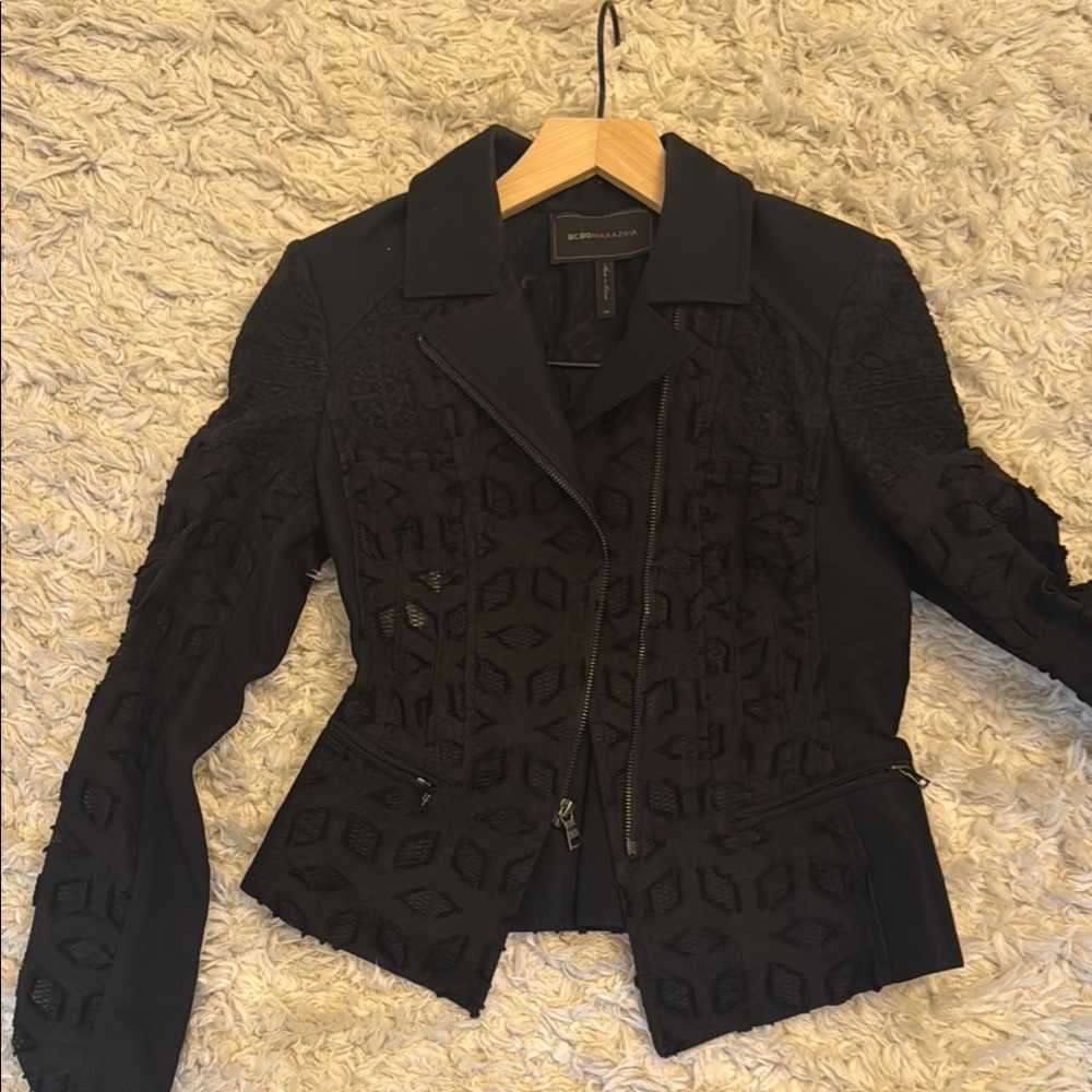 BCBGMaxAzria Black Tailored Blazer with Textured Fabric - Picture 13 of 13